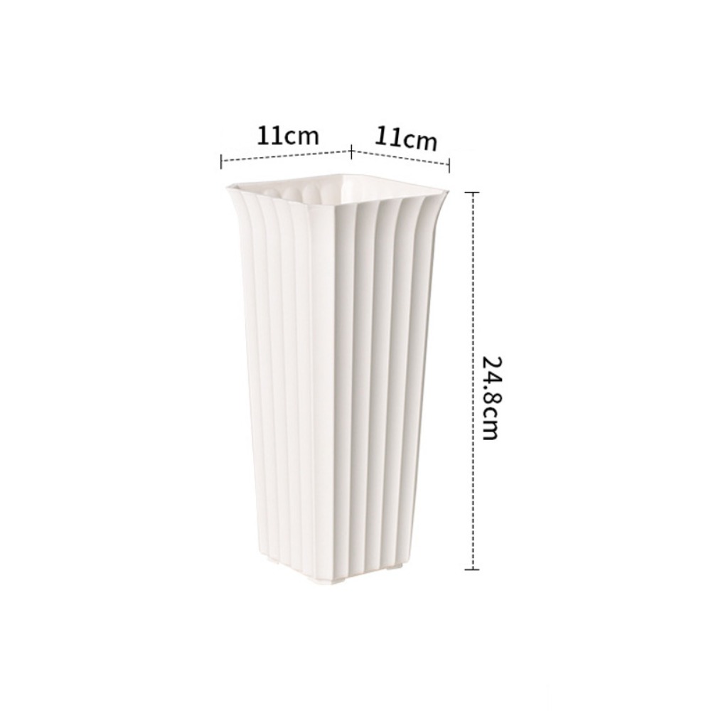 Vertical Wall Planter - مزهرية عصرية سوداء وبيضاء من البلاستيك