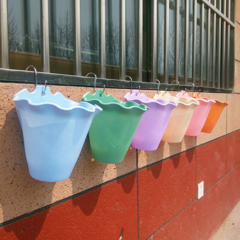وعاء الزهور البلاستيكي المثبت  - مراجعة Vertical Wall Planter وسعره